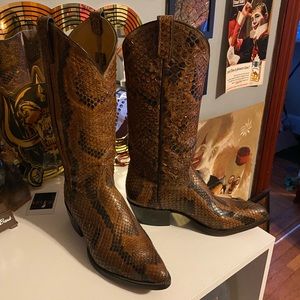 VINTAGE Snakeskin boots